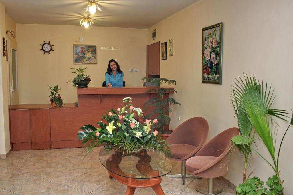 וארנה Hotel Focus מראה חיצוני תמונה