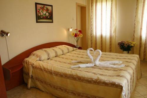 וארנה Hotel Focus מראה חיצוני תמונה